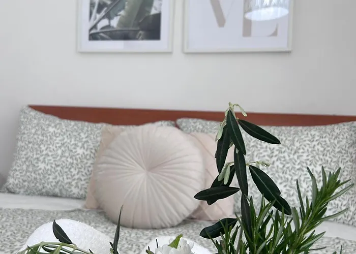 Tranquil Retreat In 빌라 *